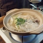 津ねや - グツグツとしょっつるの独特の香りがして食欲が増してきますね