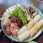 秋田の郷土料理「きりたんぽ鍋 (2100円)」