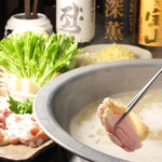 Nonotori Ume Midou - 【鶏ガラスープ鍋】鶏ガラを8時間半じっくり煮込み、塩のみの味付けの鶏スープをふんだんに使用！