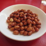 四川厨房 - おつまみの皮付きピーナッツ