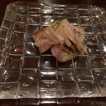 f - 松鯛、梨の千切り、ライムキャビア