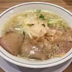 塩らーめん(750円)