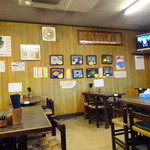 栄うどん - 店内。