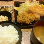 かつ善 - ロースカツ定食(中)