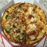 ピザハット - 料理写真:シェフズイタリーハーフ&ハーフ M 税込2030円 バーニャ・カウダ と カマンベール・トマト