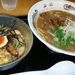 大萬 - ノーマルラーメン(豚バラ煮)＆ミニ炙りチャーシュー丼セット