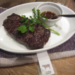 シンシン。赤身だけど、ほどよいサシも入り、肉の旨みもあり美味しい！