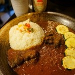 Mikazuki Curry SAMURAI.原点 - 赤ワイン仕立てラムカレー（ズッキーニオプション）