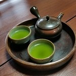 くれない苑 - 最初に頂いた緑茶