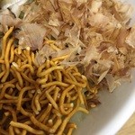 油そば専門店 noodle SPUNKY - ベビースター、鰹節。