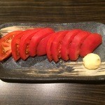 もつ鍋 徳屋 - トマトスライス