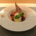 saveur - 洋梨のコンポートとアイスクリーム