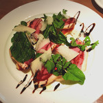 PIZZERIA & BAR RICCO - 鴨ロースとイチジクのサラダ