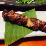 炭焼き牛タン弁慶 - いのしし串。これ一本で600円超。味は…。