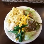 レストラン キャロッツ - この日の サラダバー ・定番の < カレースパゲティサラダ > が 変わらず美味しかったです♪