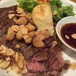 にんにくや - にんにくがこれでもか！と乗っております。