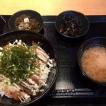 寿司を味わう 海鮮問屋 浜の玄太丸 - 【真鯛のてりやきマヨ丼】