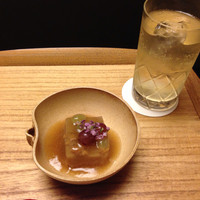 露庵 菊乃井 木屋町店 - 胡桃豆腐
                胡麻豆腐の方が、美味しかったような。
                豆腐よりあんの塩っぱさが勝って、胡麻豆腐本来の味が、わからなかった。
