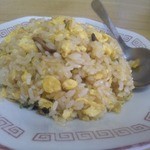 玉子とチャシューの存在感があるチャーハン