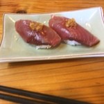 寿ゑ泰鮨でかつおのにぎりをサービスしていただいた。