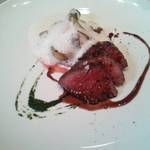 ル・ジュー・ドゥ・ラシエット  - 北海道産短角牛ランプ肉のロースト 泡のソースをかけた野菜とキノコのソテーを添えて