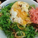 松屋 - 此方のは温泉卵仕様