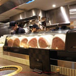 焼肉 銀座コバウ - カウンターから