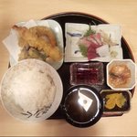 Nishiogiku Bo Tenya Wanya - 横手やきそば暖簾会 西荻窪"天や椀や"ランチ「天ぷら刺身定食」小鉢おしんこ付き950円大盛