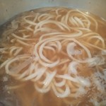 土居のいもたき - 最後の出汁に冷凍うどん投入。