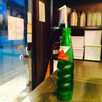 麺屋 號tetu - 瓶ごと ストローでﾅｲｽ！d(ﾟεﾟd)
      ストローが 3分の2までしか
      入ってませんが 笑