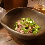 鶏料理ひとりひとり - お通し　モツ煮込み