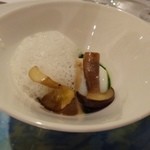 レストラン・モリエール - ＊温泉卵には、キノコが添えられています。
            エスプーマされたのはシャンパンだったような。違ったらゴメンナサイm(__)m