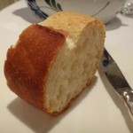レストラン・モリエール - パン・・このバケット、美味しい。