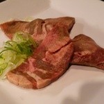 マルイチ食肉センター - 厚切りタン　580円