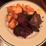 レストラン コワン - 牛ハラミのステーキ・ポテトフライ添え（￥1,500）10/11/2015