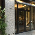 ラ・ボンヌターブル - 入口＠2015/9