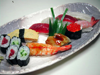 Yachiyo Sushi Tetsu - 駿河湾の魚貝を使った「うれしい」にぎり　2100円