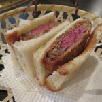 SATOブリアン - ブリカツサンド：シャトーブリアンのカツとシュクレクールの食パン1