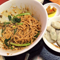 中国四川酒家 蔓山 - 担々麺アップです  名前忘れたミニ餃子