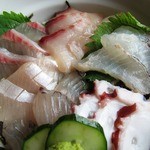 Kaisen Sakana Ya - 海鮮丼のアップ