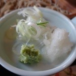 民宿田麦荘 ななかまど亭 - 新鮮なネギと大根おろし、ワサビ