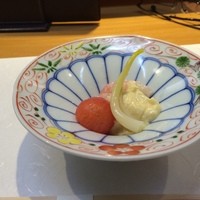 美味いもん屋 わ多なべ - お通し（甘海老・ミニトマト・エシャロットの味噌マヨネーズ）