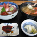 Manaduru Sakanaza - 魚座丼