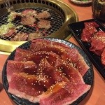 炭火焼肉徳重 - 