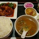 香港楼 - 【食べログワンコインランチ】酢豚ランチ