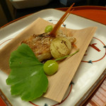 名古屋 浅田 - ９月：焼き物（杉板焼き、のど黒田楽焼き、新銀杏、栗焼き目）