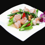 Refreshing stir-fry of asparagus and shrimp