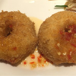 タイレストラン タニサラ - タワーになっていたトーマンクンを崩し。