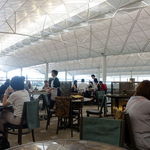 美心・翠園 - 空港の中にあります