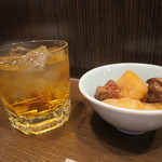順香 - 杏露酒500円＆お通し(じゃがいもの煮物）